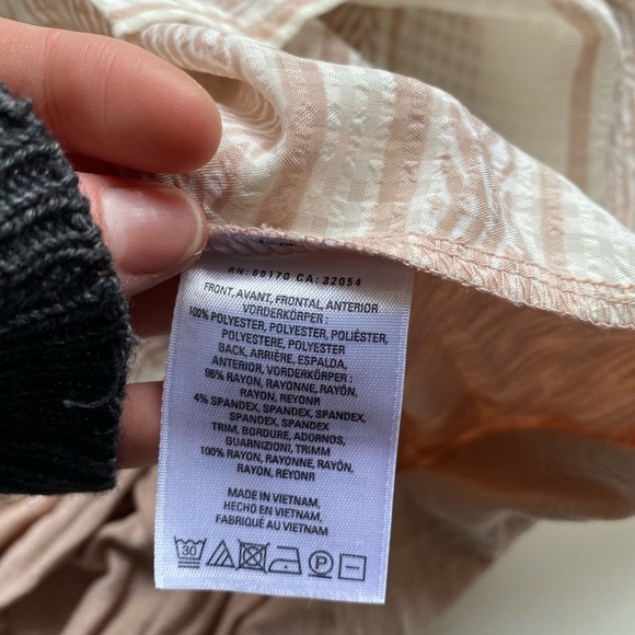 ⭐️SOLD⭐️Anthropologie Flowy Shirt - Picture 6 of 6